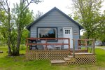 1 BR/1BA Waterfront Cabin, Just Steps from the Water, Sleeps 5